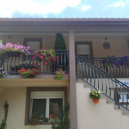 Apartman Kaca Цетине Стая снимка