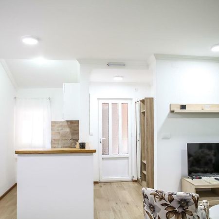 Apartman Kaca Цетине Екстериор снимка